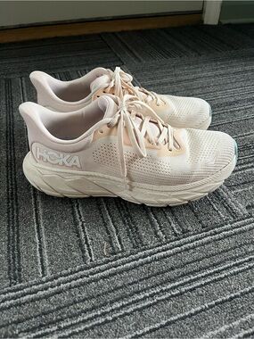 Women’s Hoka Arahi 7